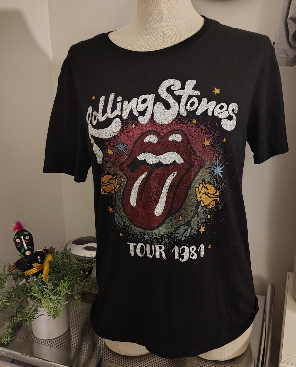 #0649 - CLASSIC ROCK PRE-WORN T-SHIRT *THE ROLLING STONES TOUR '81** SIZE SMALL